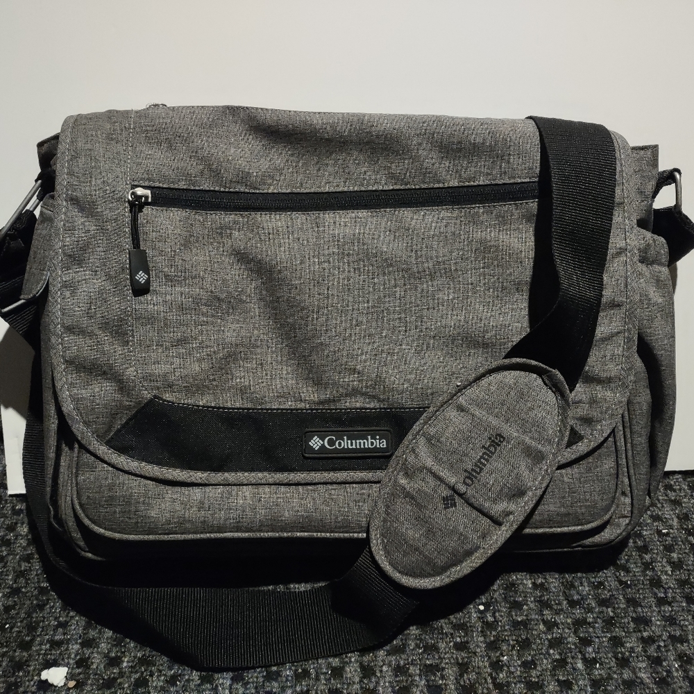 Columbia messenger style diaper bag for men